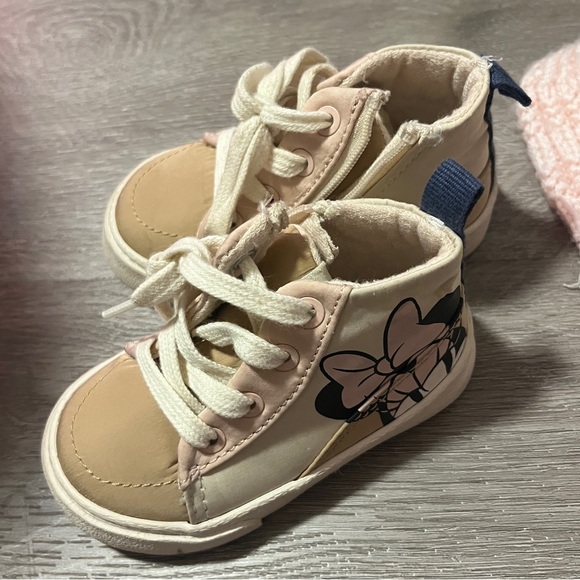 Beige/pink Minnie Mouse high top sneakers size 19 Zara- like new - Picture 3 of 3